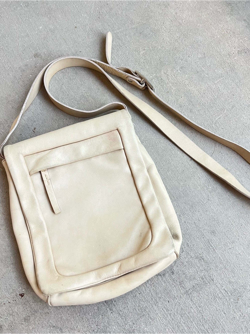 Francesco Biasia cream leather crossbody